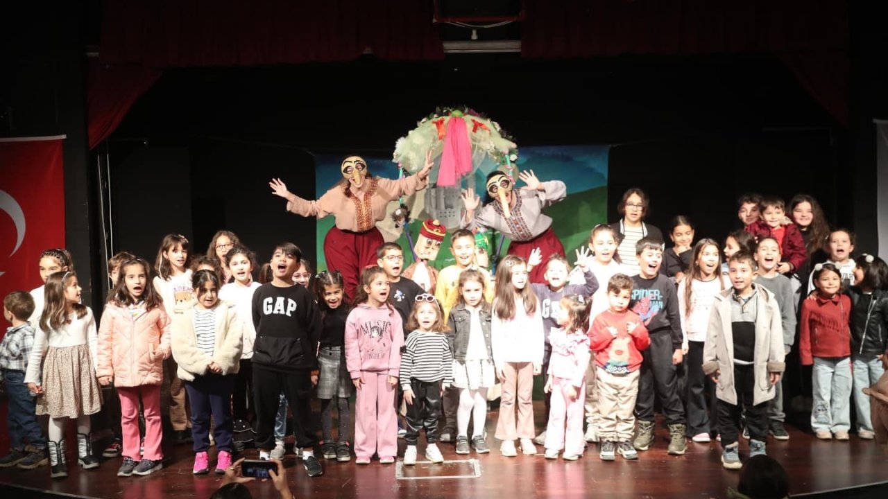 Merkezefendi Belediyesi’nden öğrencilere karne hediyesi