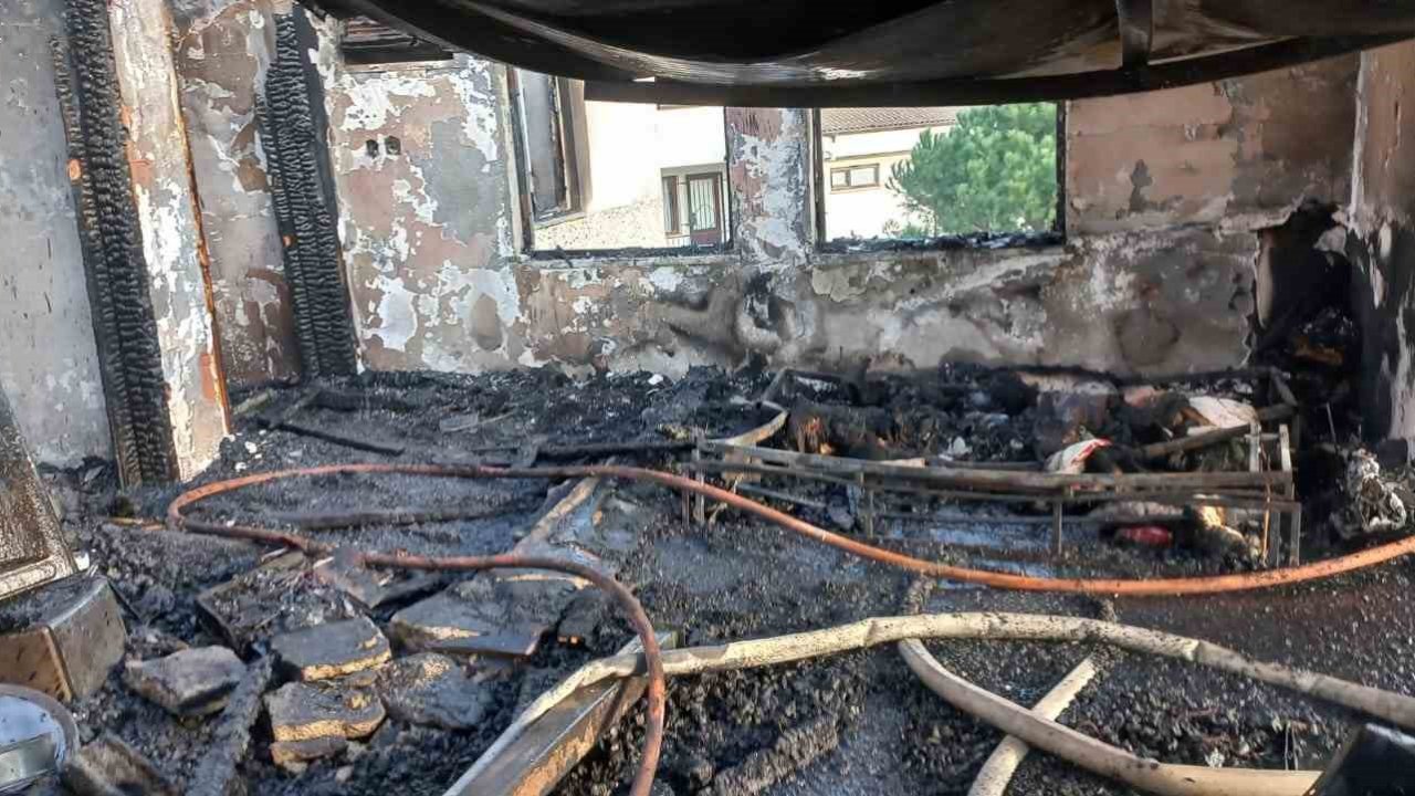Erdek’te elektrik kontağından çıkan yangın korkuttu