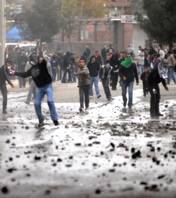 Iğdır'da Polise Linç Girişimi