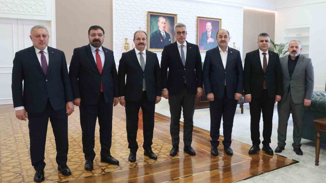 Sağlık-Sen sağlık çalışanlarının taleplerini Bakan Memişoğlu’na iletti