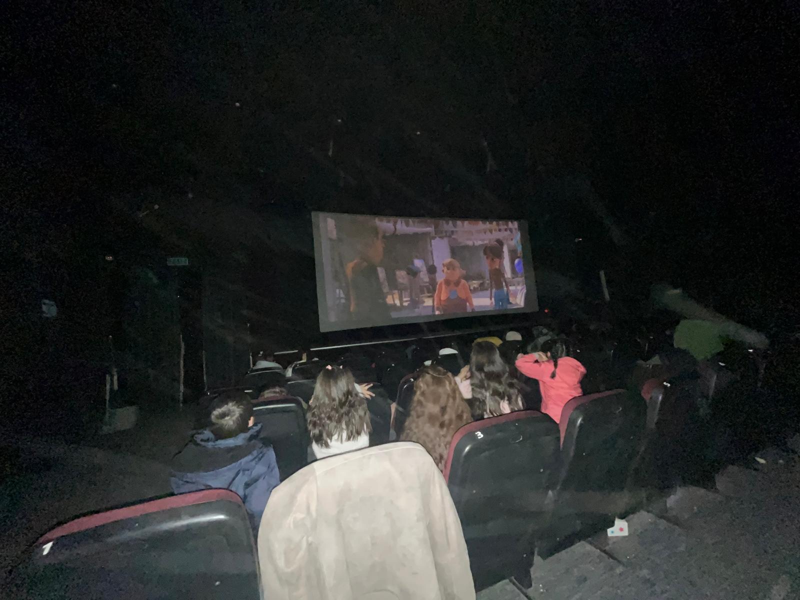 Kars Valisi Ziya Polat’tan Çocuklara Sinema Keyfi