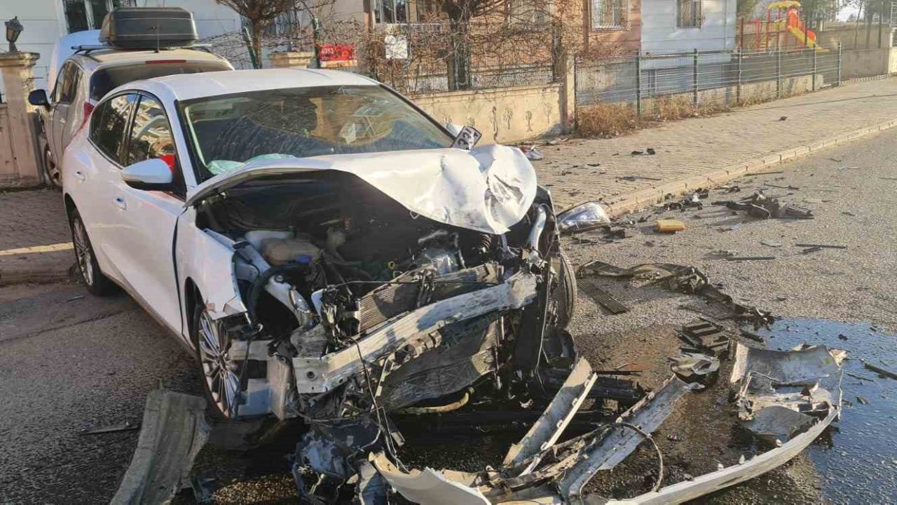 Batman’da iki otomobilin karıştığı kazada 2 kişi yaralandı