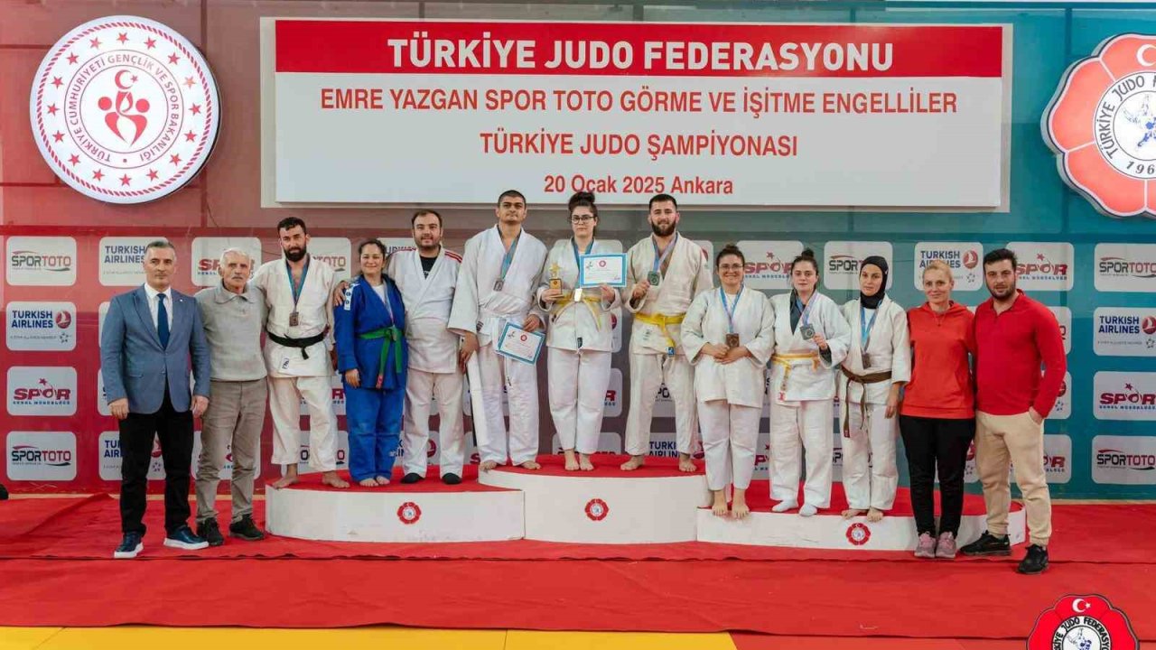 Eskişehirli sporcular judo şampiyonasından madalyalarla döndü