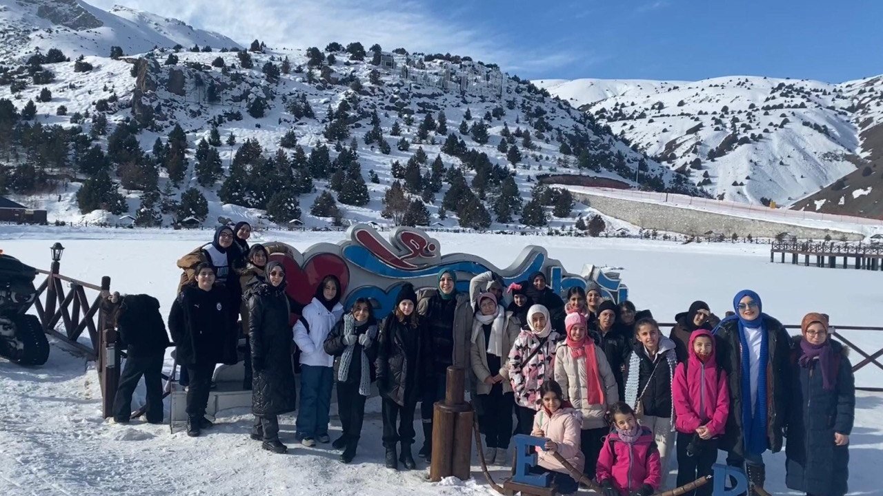 Okulumuz Ergan, dersimiz kayak