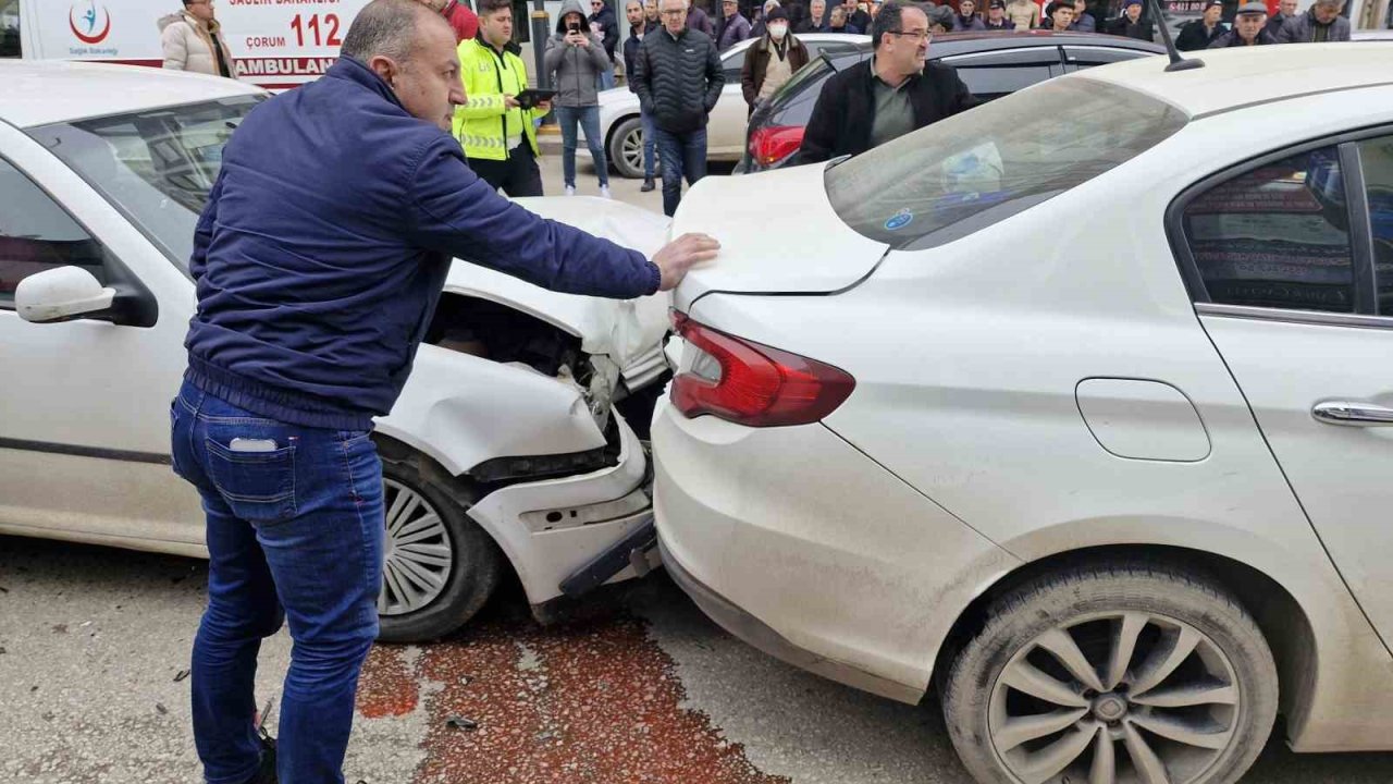 Çorum’da iki otomobil çarpıştı: 1 yaralı