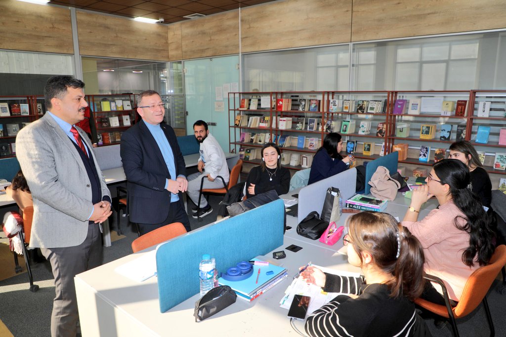 Kars Valisi Ziya Polat, Gençlik merkezini ziyaret etti