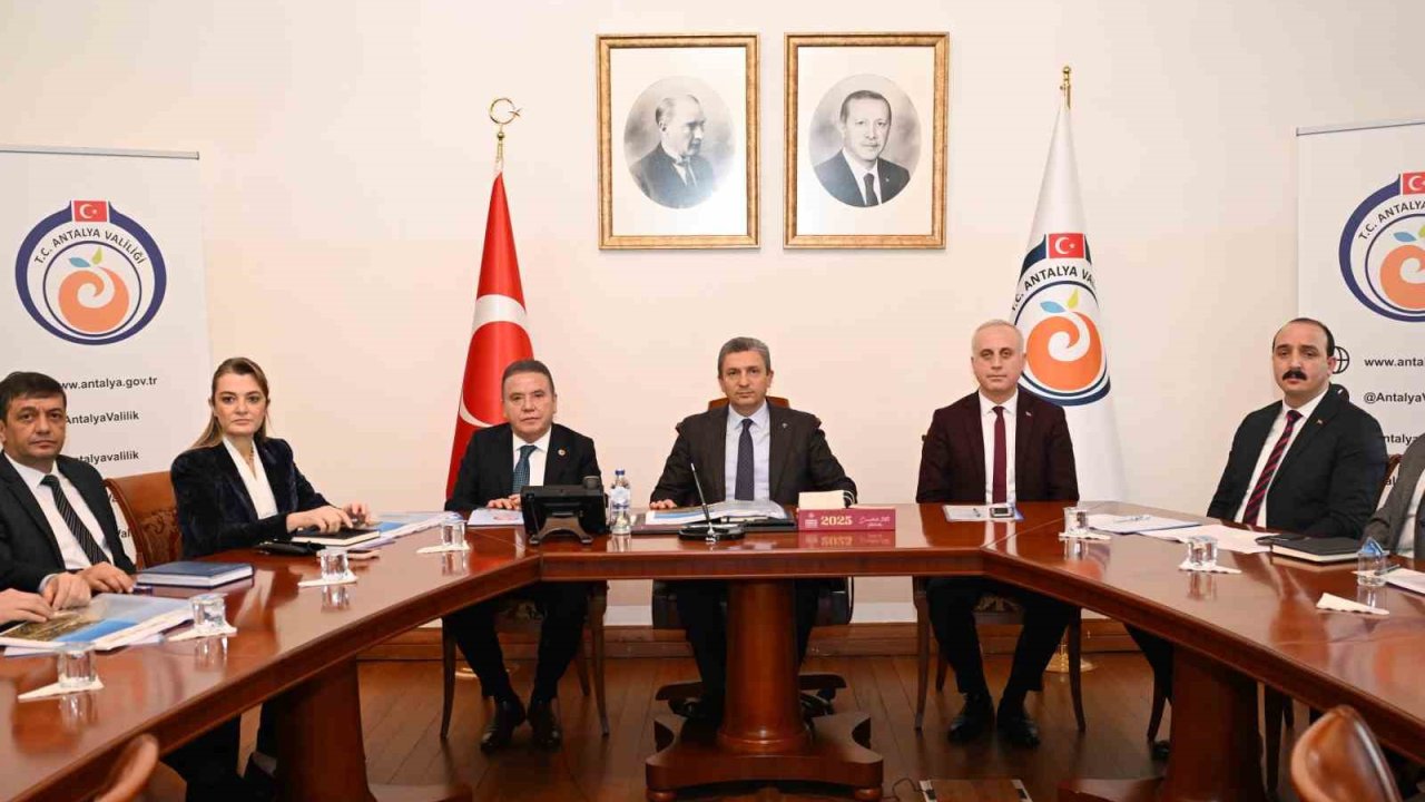 Vali Şahin: "Konyaaltı Sahili’nde kötü görüntülere ve mevzuata aykırı faaliyetlere izin vermeyeceğiz"
