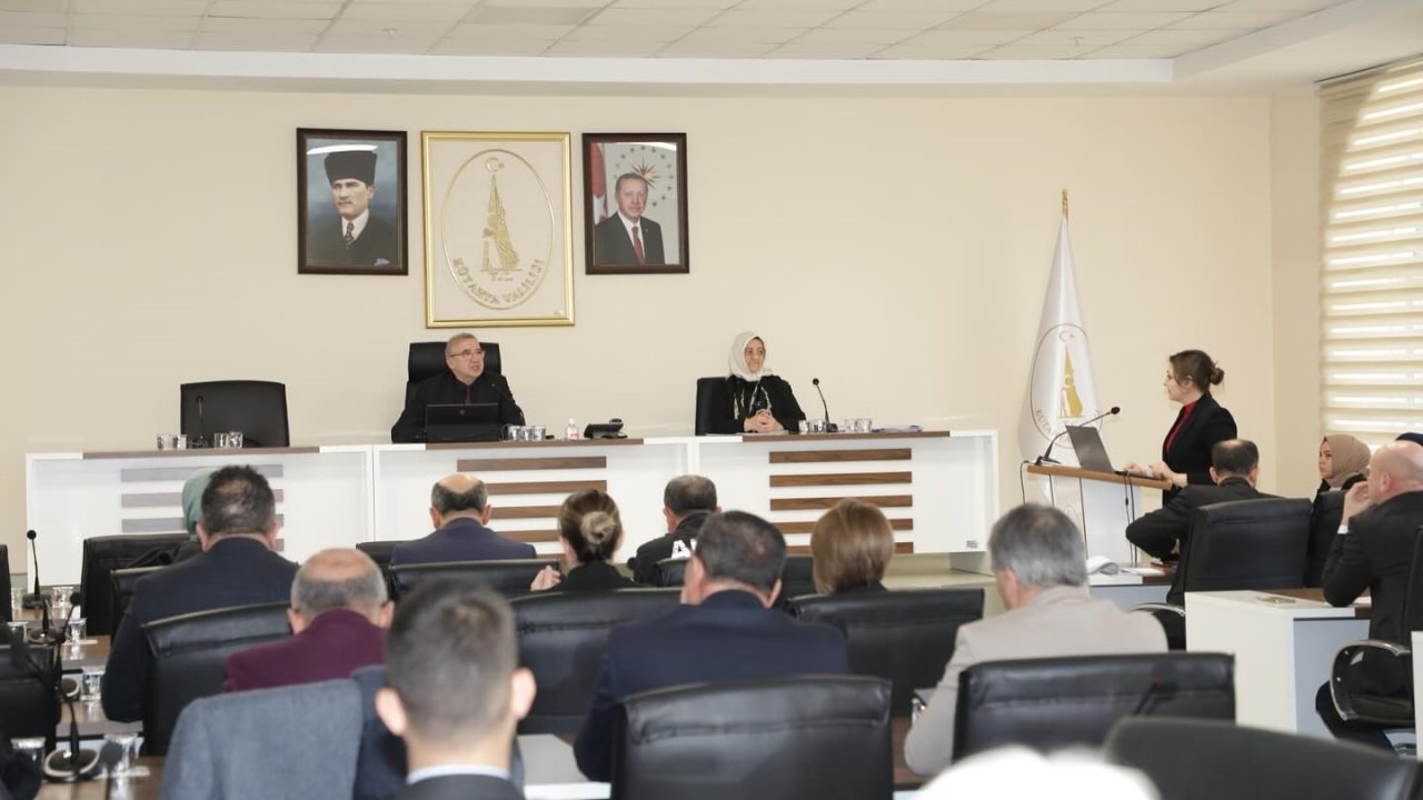 Vali Yardımcısı Bekarlar, aile kurumunun toplumsal yapı üzerindeki kritik rolüne vurgu yaptı