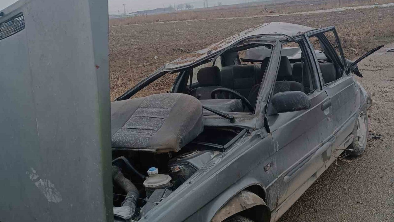 Takla atan otomobilde 5 kişi yaralandı