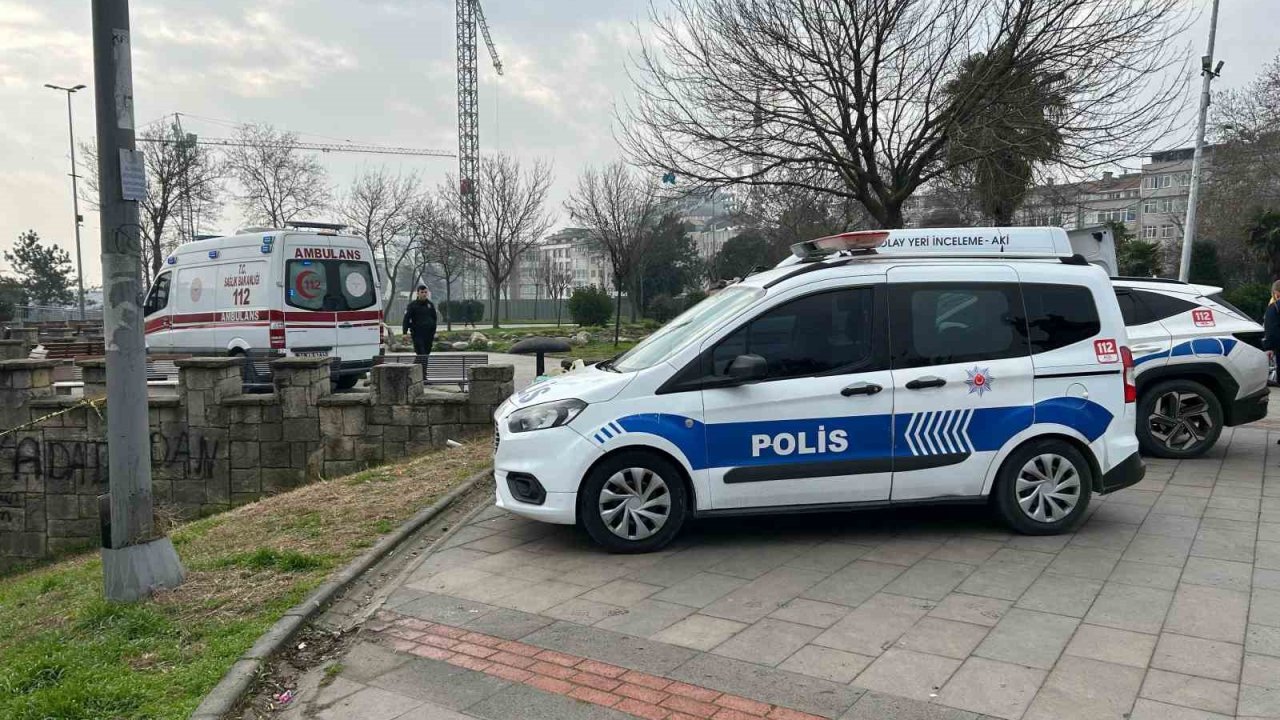 Bayrampaşa’da parkta intihar: Şahsın sanal kumarda para kaybettiği için kendini vurduğu iddia edildi
