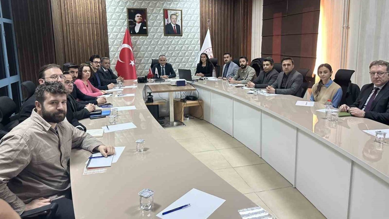 Hakkari’de yapılan ve planlanan sağlık hizmetleri değerlendirildi