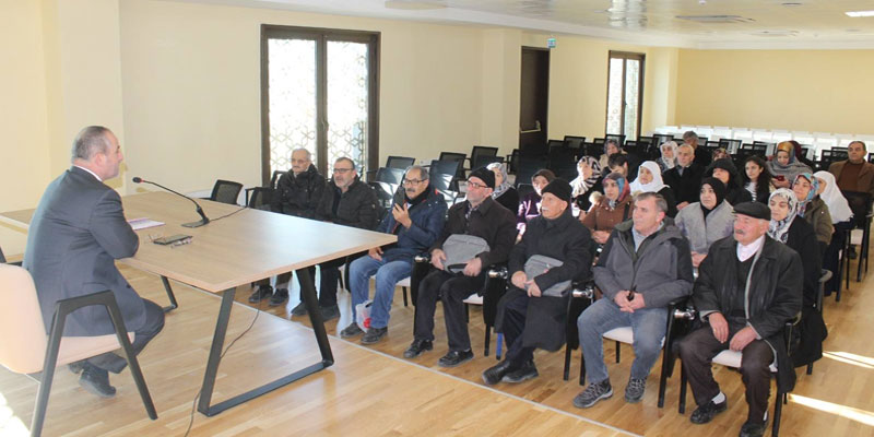 Kars'ta "Umre Yolcularını Bilgilendirme Semineri” düzenlendi.