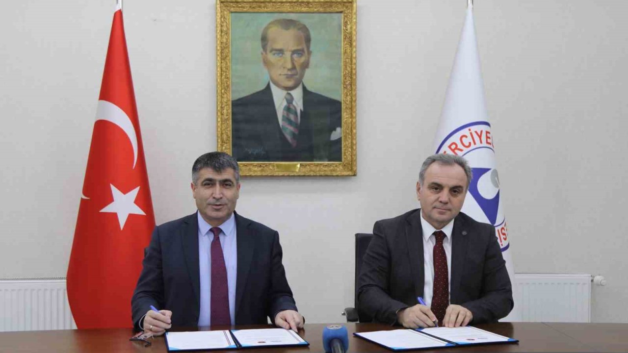 ERÜ ve Nevşehir Hacı Bektaş Veli Üniversitesi arasında eğitim işbirliği protokolü imzalandı
