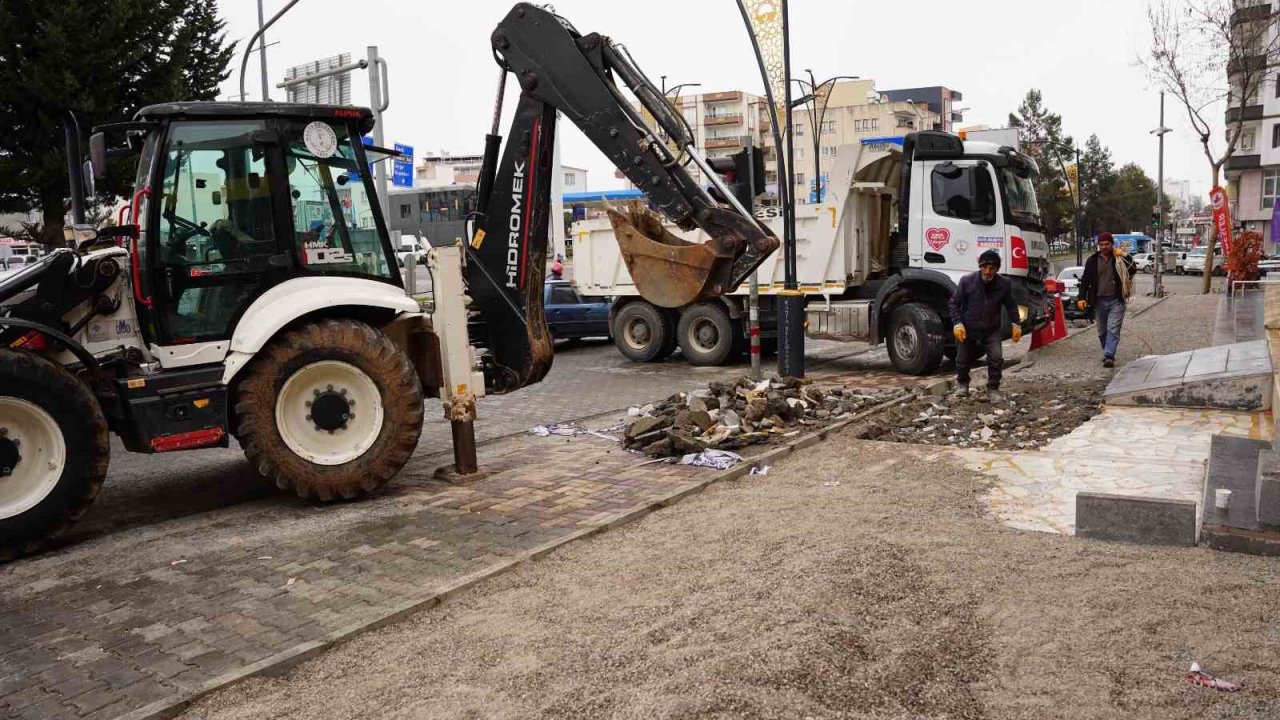 Başkan Hallaç: “Yol ve kaldırım çalışmalarımız devam ediyor”