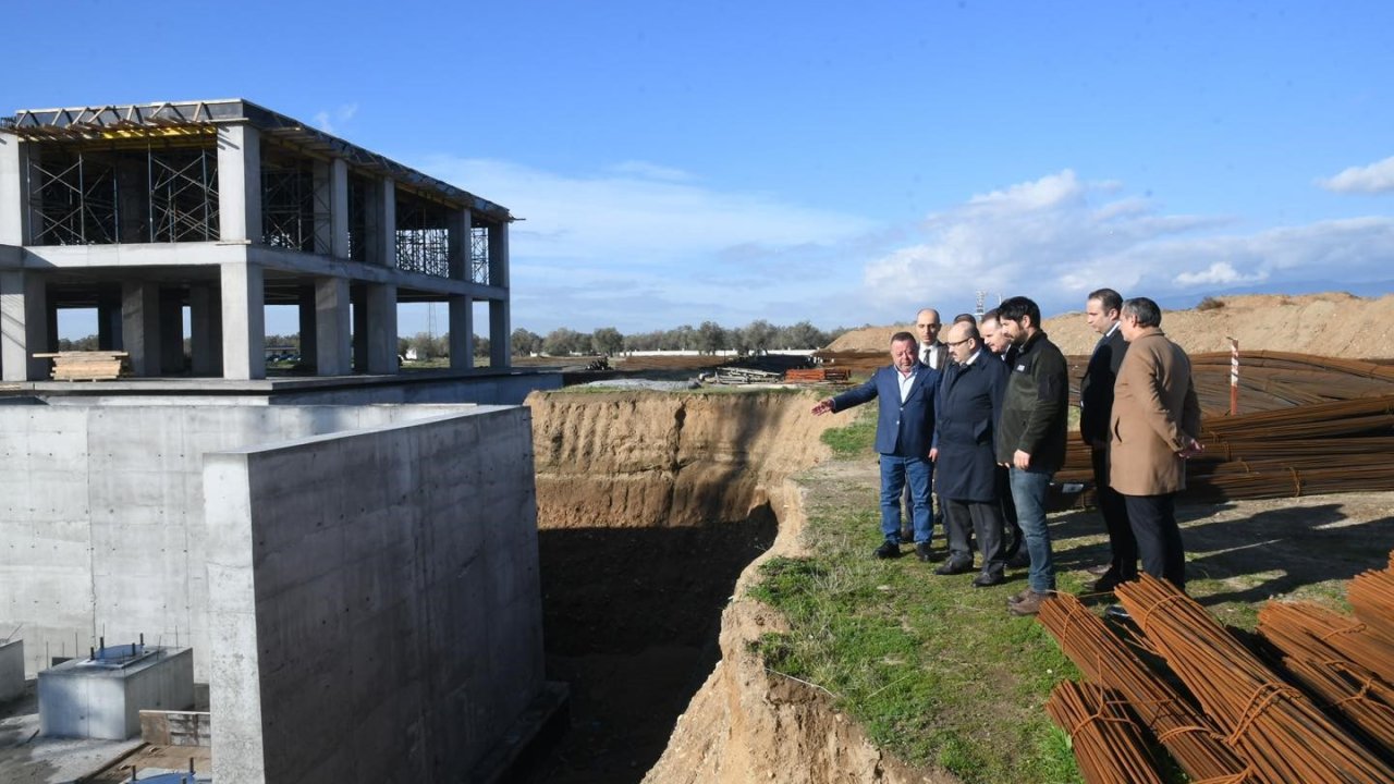 Vali İsmail Ustaoğlu Edremit’te incelemelerde bulundu