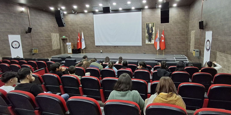 Kars'ta Çocuklara Sömestr Hediyesi: "120" Filmi Gösterimi