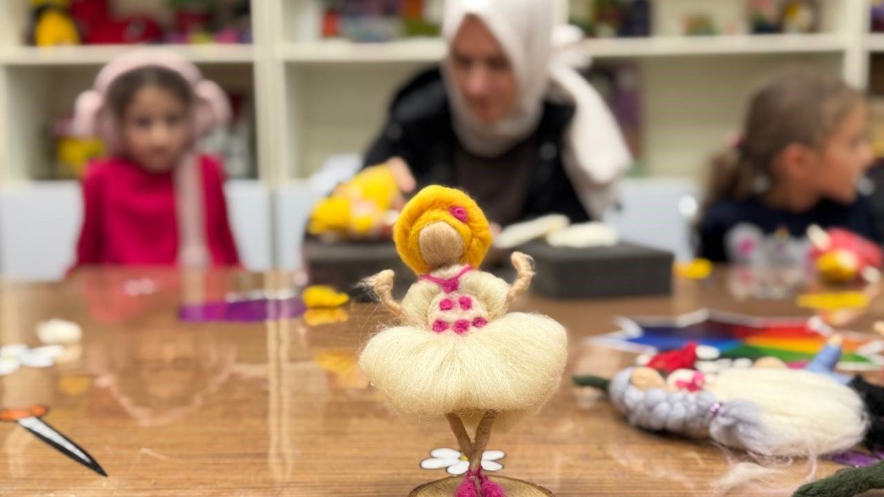 Bu atölyede çocuklar, yardımlaşmayı ve paylaşmanın önemini öğrendi