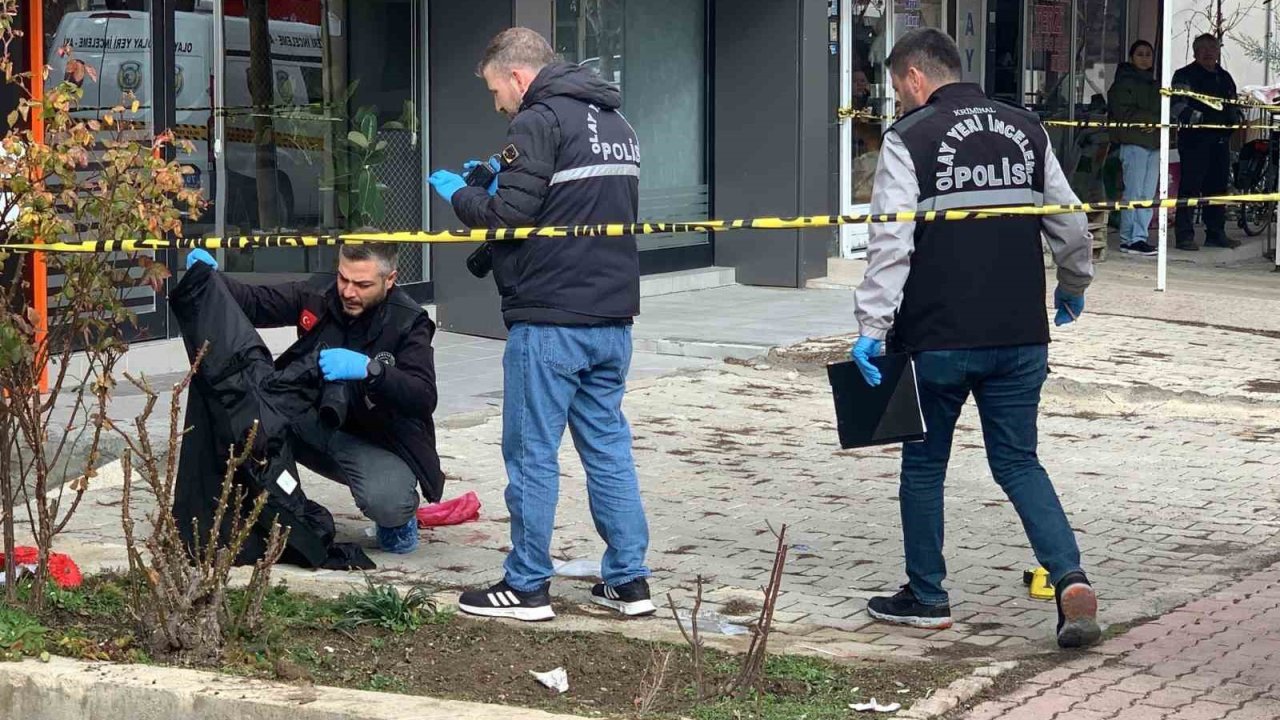 Karaman’da kaldırımda beklerken silahlı saldırıya uğrayan şahıs öldü