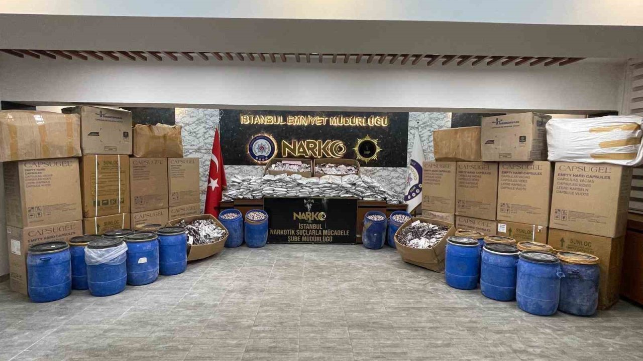 Bayrampaşa’da bir eve yapılan operasyonda 4 milyon 520 bin adet hap ele geçirildi