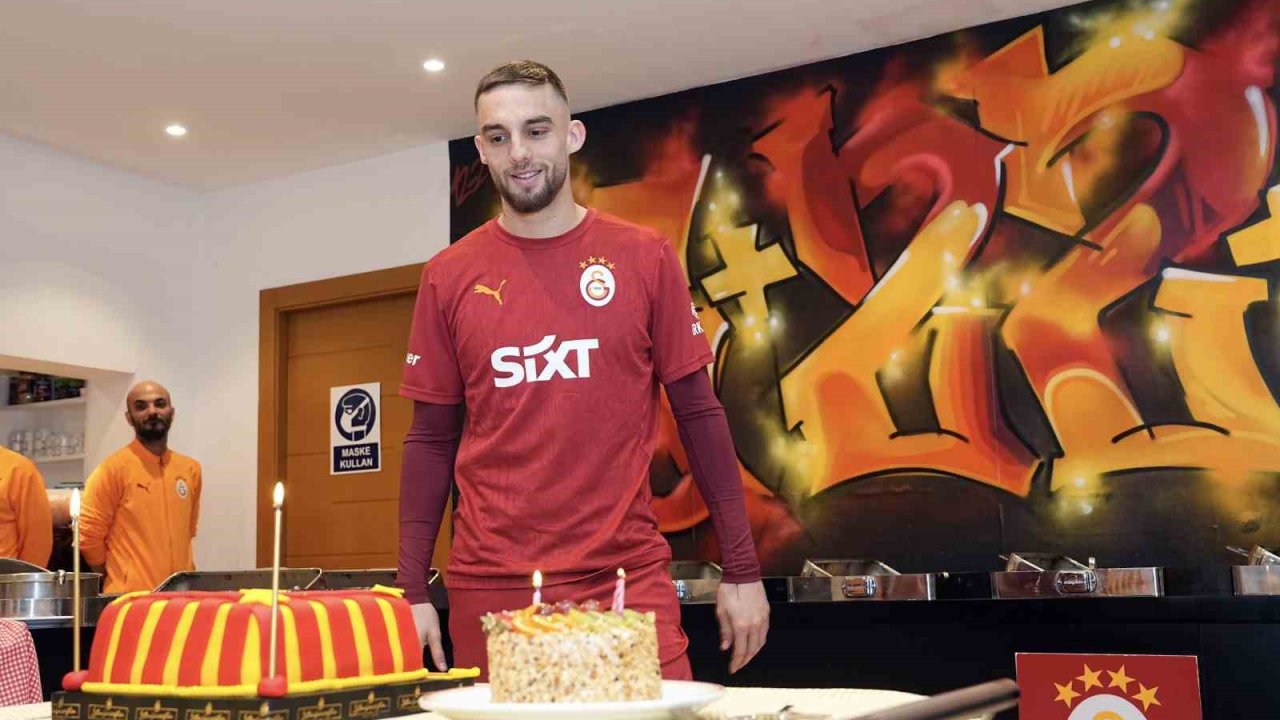 Galatasaray’da, Berkan Kutlu’nun doğum günü kutlandı