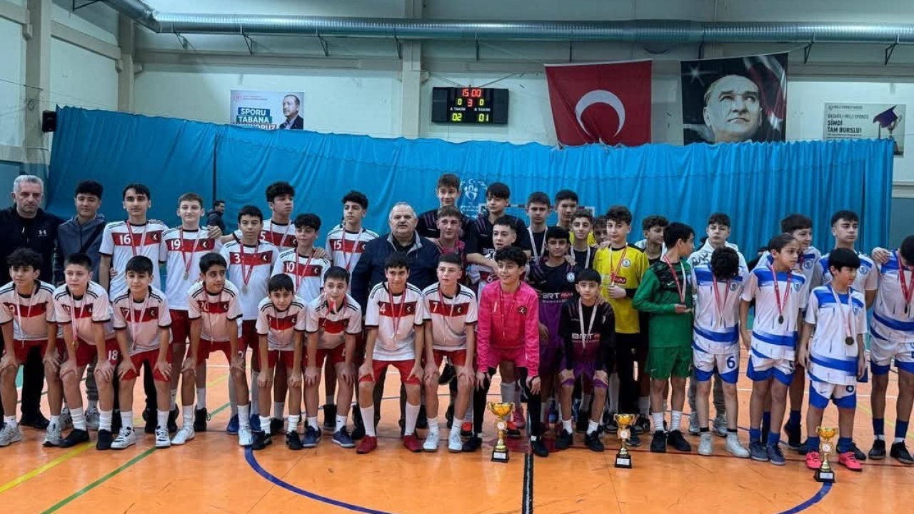 Bir günde 3 şampiyonluk