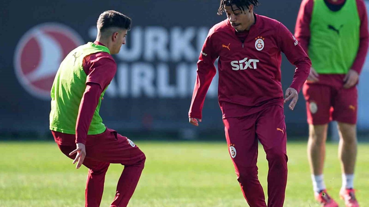 Galatasaray, Ajax maçı hazırlıklarına başladı