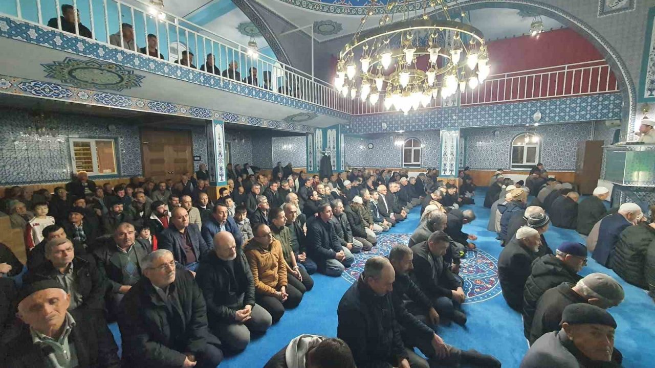 Demirci’de Miraç Kandili dualarla idrak edildi