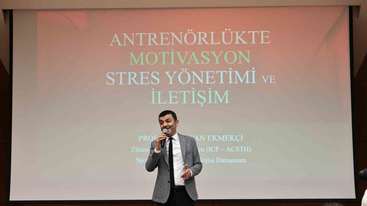 Denizli Büyükşehir sporda performans ve motivasyon eğitimi verdi