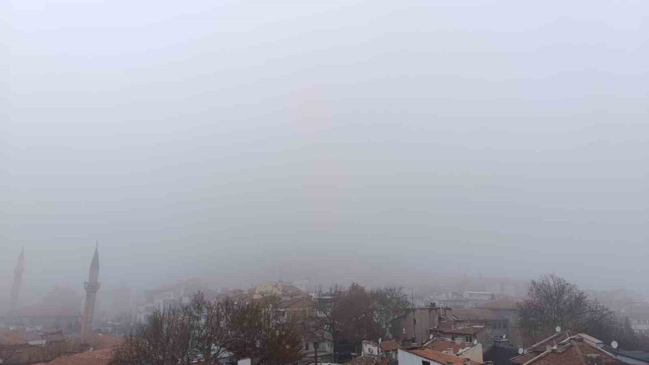 Karahisar Kalesi sis bulutunda kayboldu