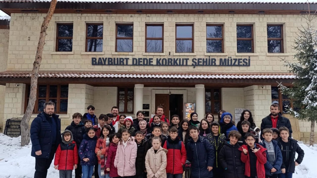 Gençlik Kış Kulübünün ilk dönem etkinlikleri şehir gezisiyle tamamlandı