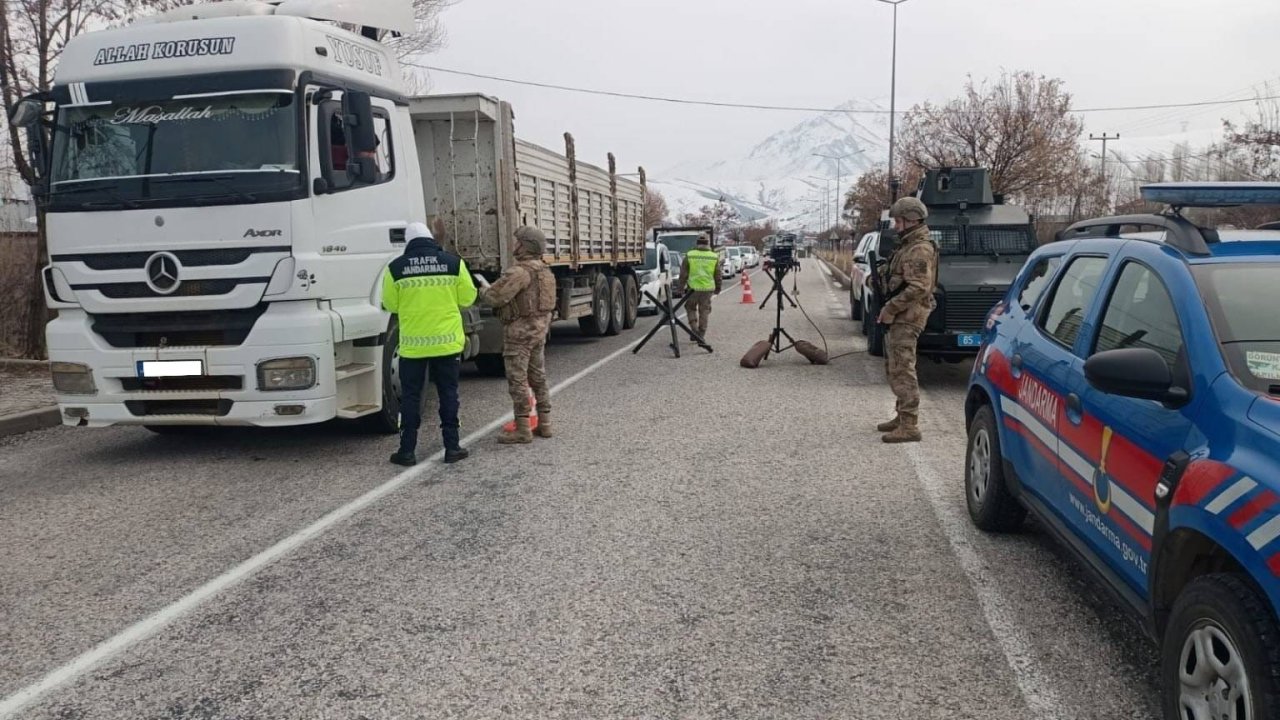 Van’da farklı suçlardan 16 kişi tutuklandı