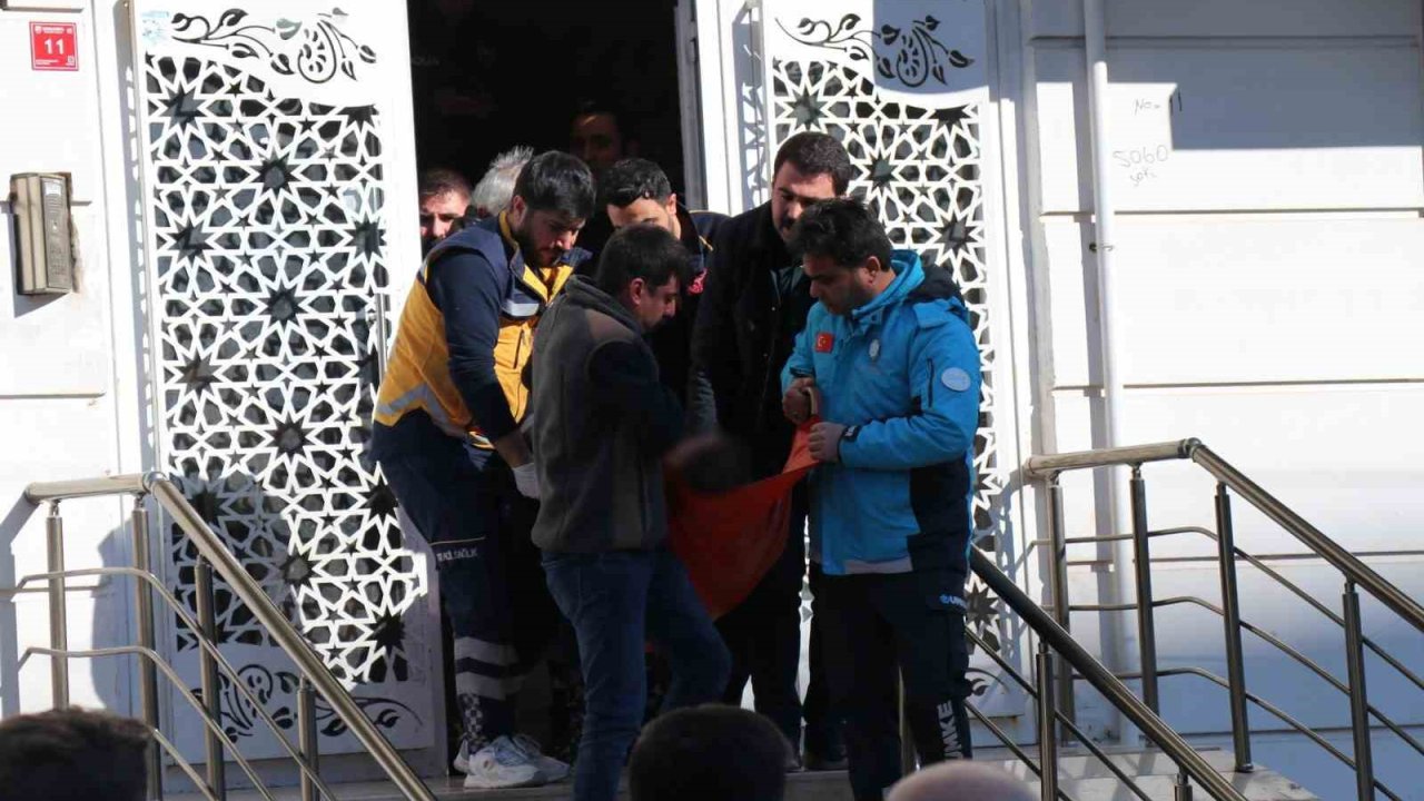 Şanlıurfa’da cinnet getiren kadın 2 kızını öldürüp intihar etti