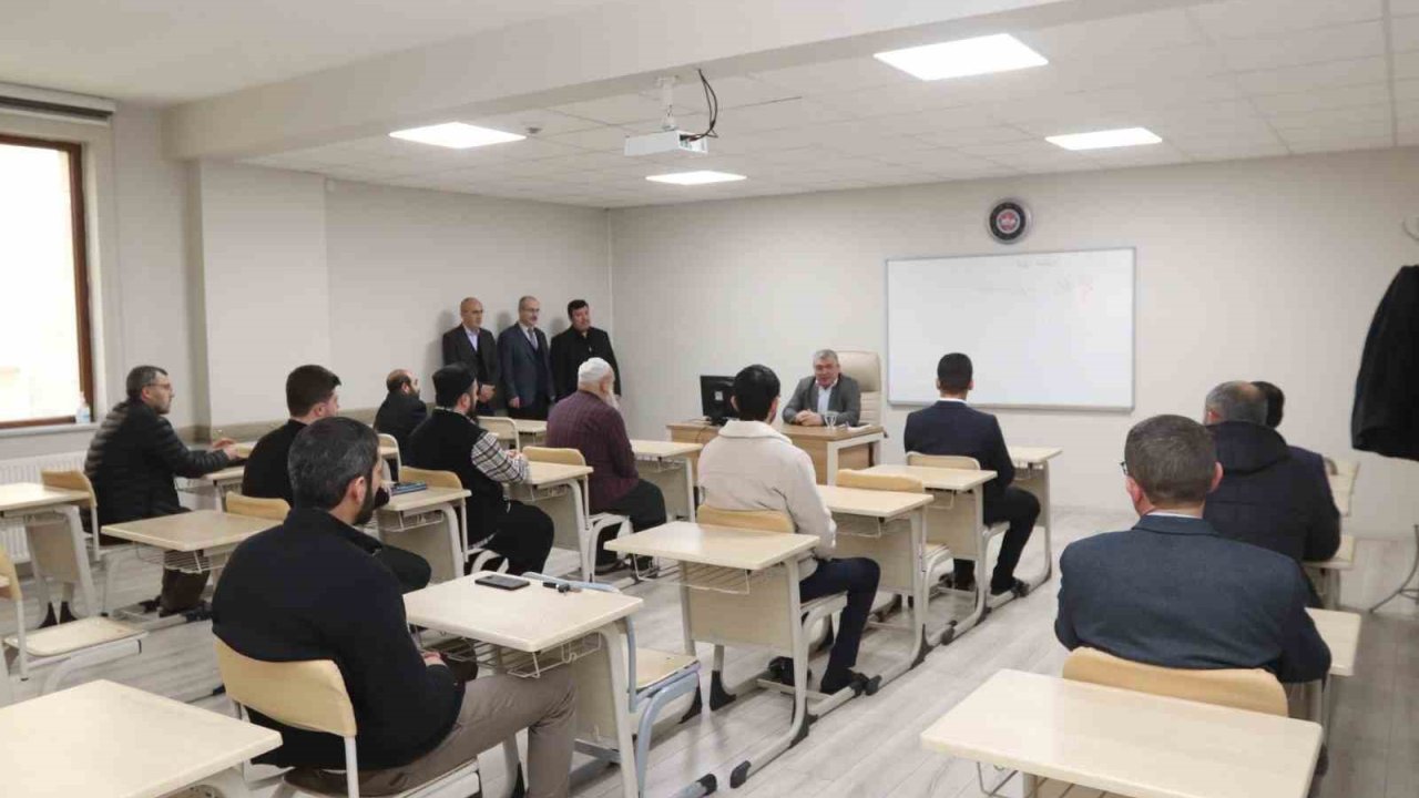 Sivas’ta ezanı güzel okuma kursu açıldı