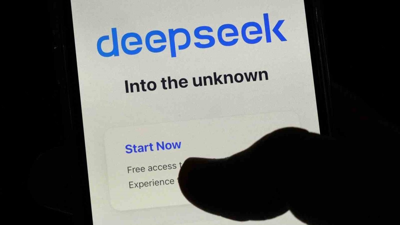 Yapay zeka dünyasında Çin’in DeepSeek uygulaması ChatGPT’ye rakip oldu