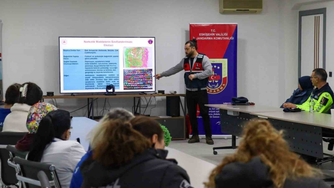 Jandarma ekiplerinden firma çalışanlarına seminer