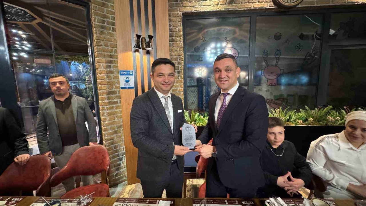 Yeniay’a veda programı