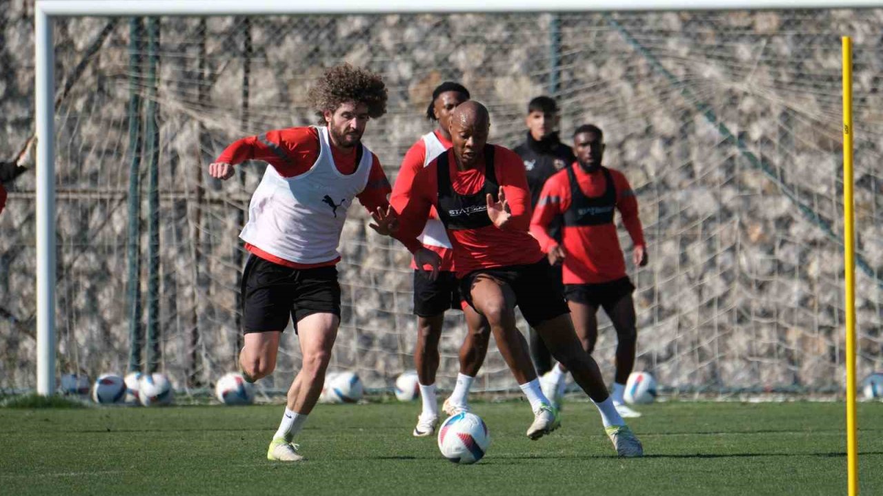 Atakaş Hatayspor, Antalyaspor maçı hazırlıklarına başladı