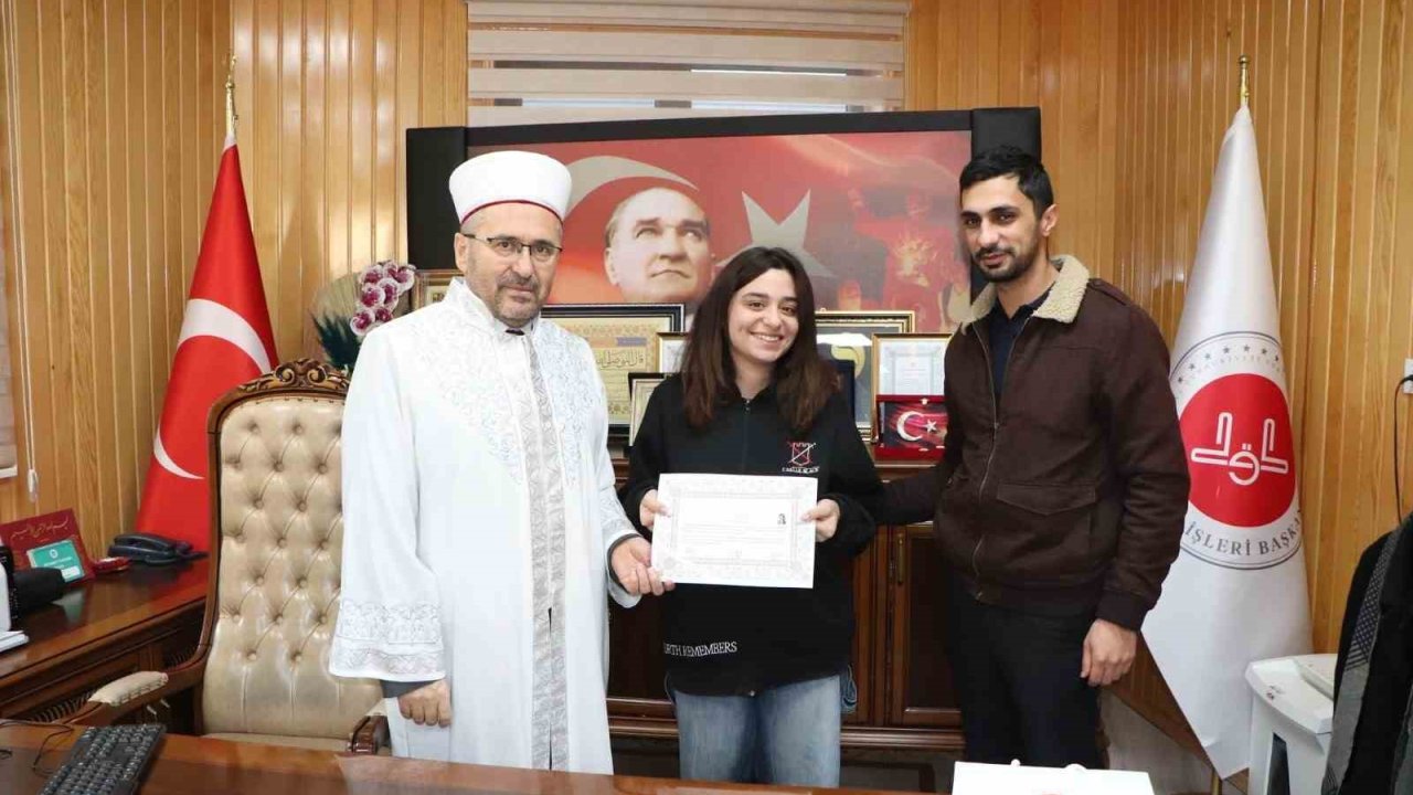 İtalyan Martina, Elazığ’da İslamiyet’i seçti