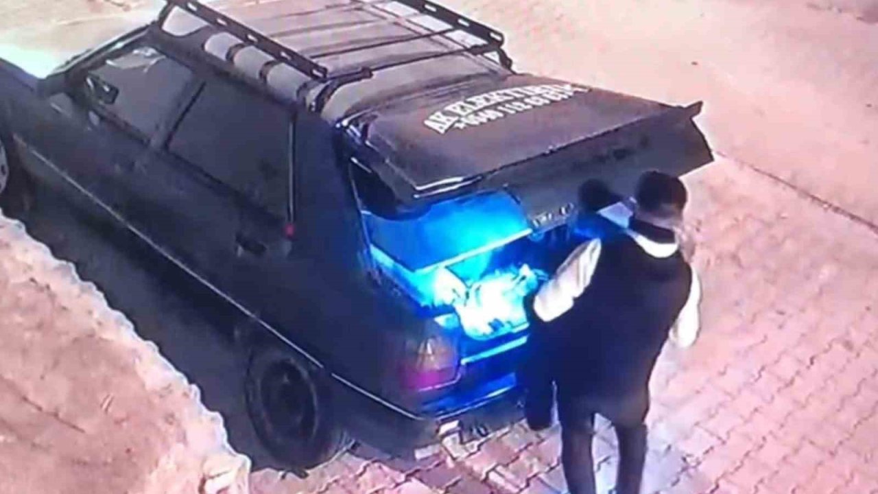Şanlıurfa’da park halindeki otomobilden hırsızlık