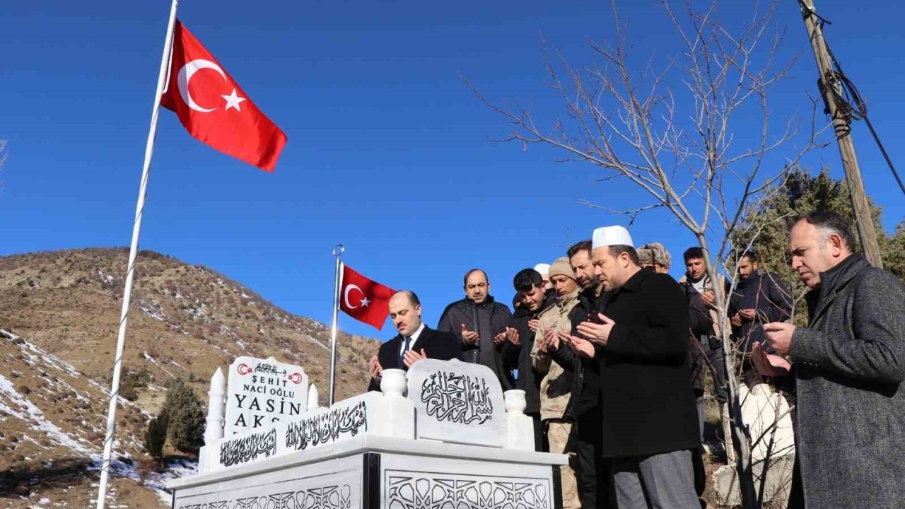 Oltu’da şehitlere vefa