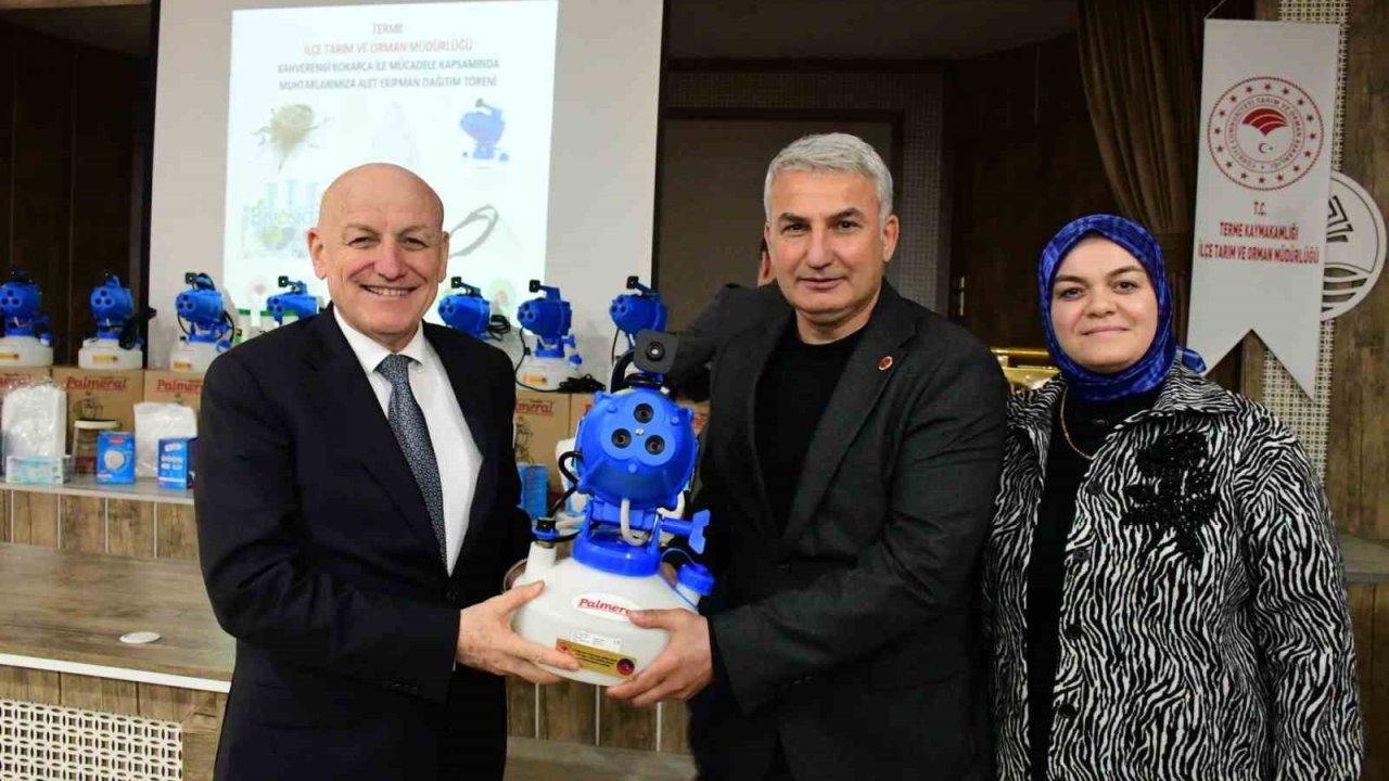 Muhtarlara kahverengi kokarca ile mücadelede için sisleme cihazı dağıtıldı