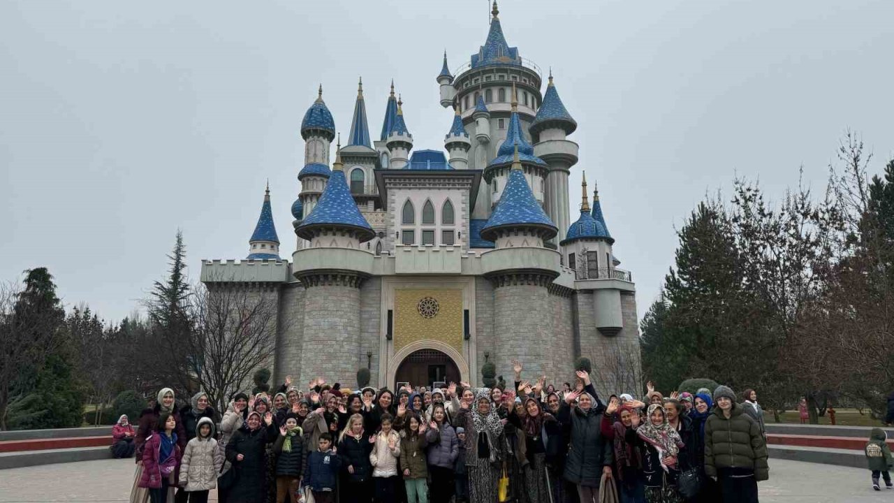 Başkan Ünlüce Mihalgazili kadınlarla buluştu