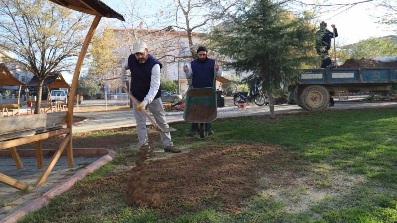 Turgutlu’nun park ve bahçelerinde yoğun çalışma