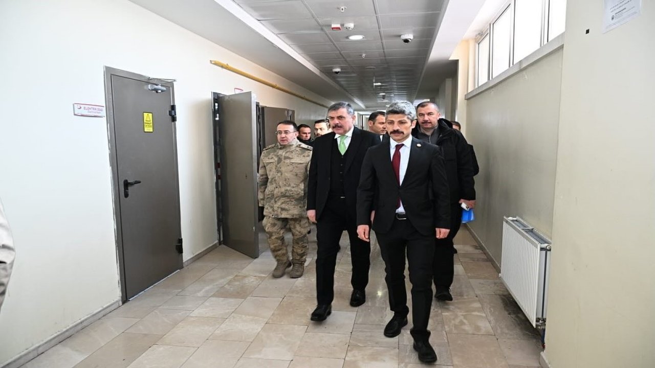 Vali Mustafa Çiftçi, Geri Gönderme Merkezi’nde incelemelerde bulundu