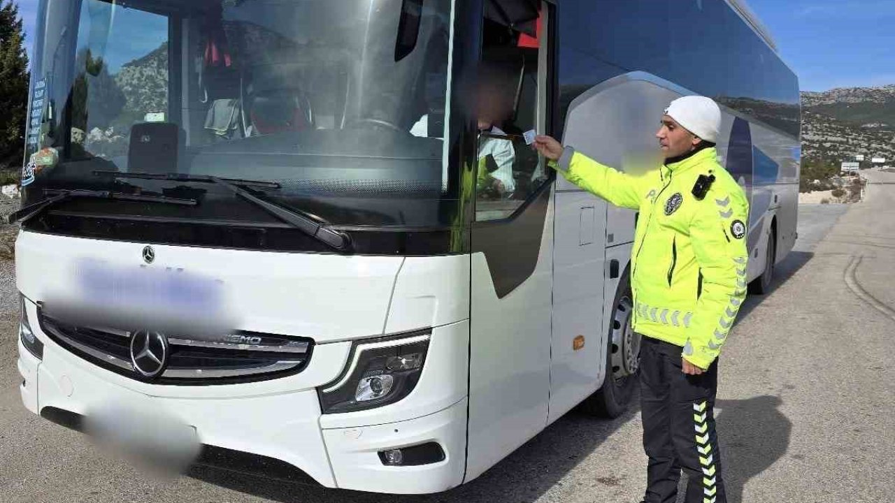 Antalya’da son 1 haftada 61 bin araç denetlendi, 16 bin sürücüye ceza kesildi