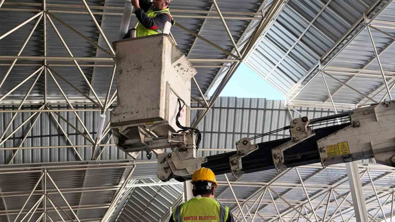 Pazarcılar istedi, Başkan Köksal yaptı