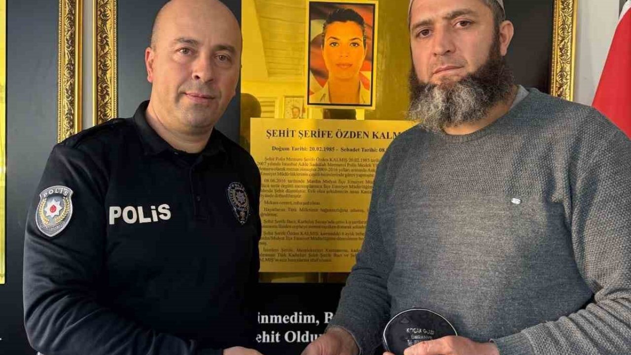 Kaybolan cüzdan, banka fişi sayesinde bulunan sahibine teslim edildi