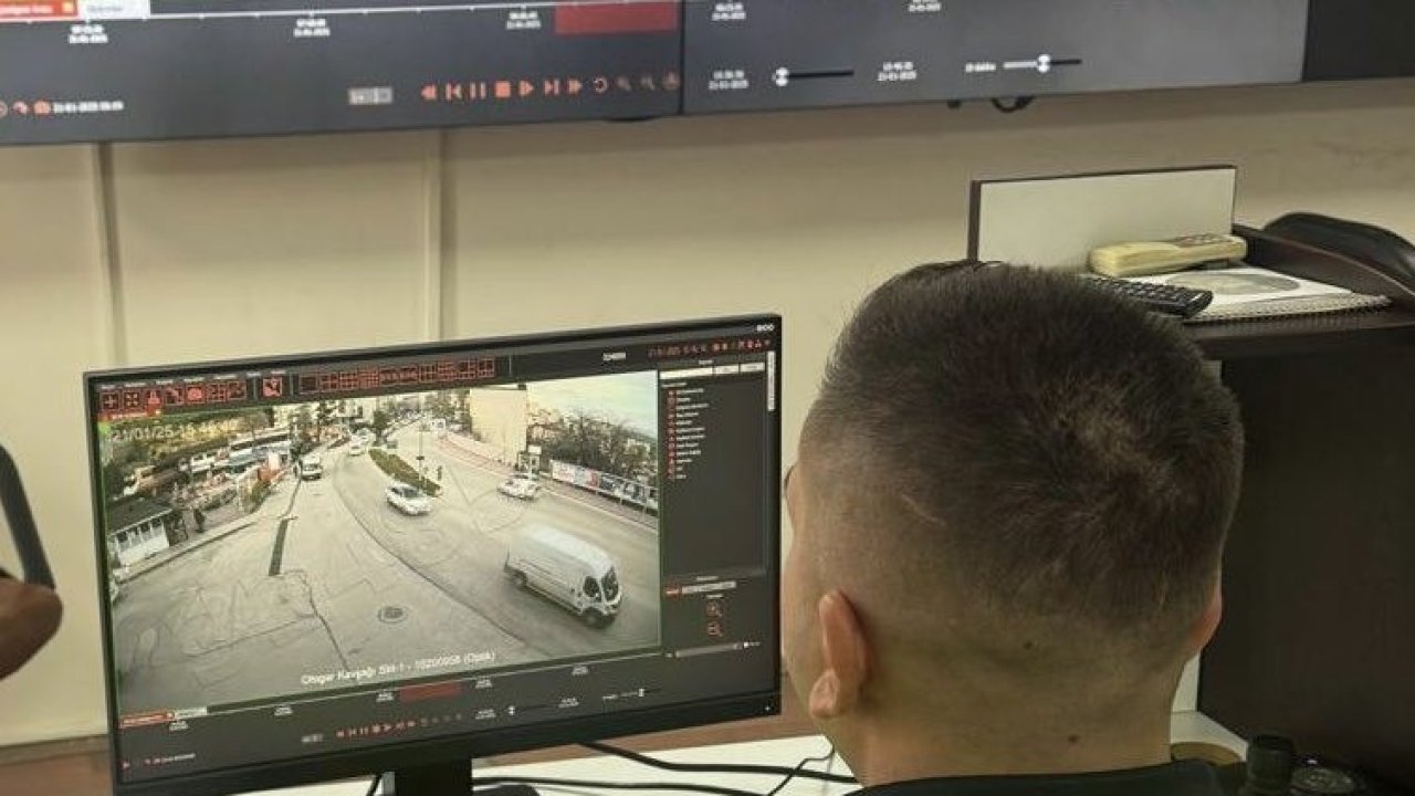 Seyir halinde telefon kullanırken KGYS’ye yakalandılar
