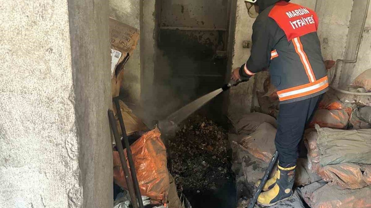 Mardin’de bir apartmanın kazan dairesine çıkan yangın söndürüldü