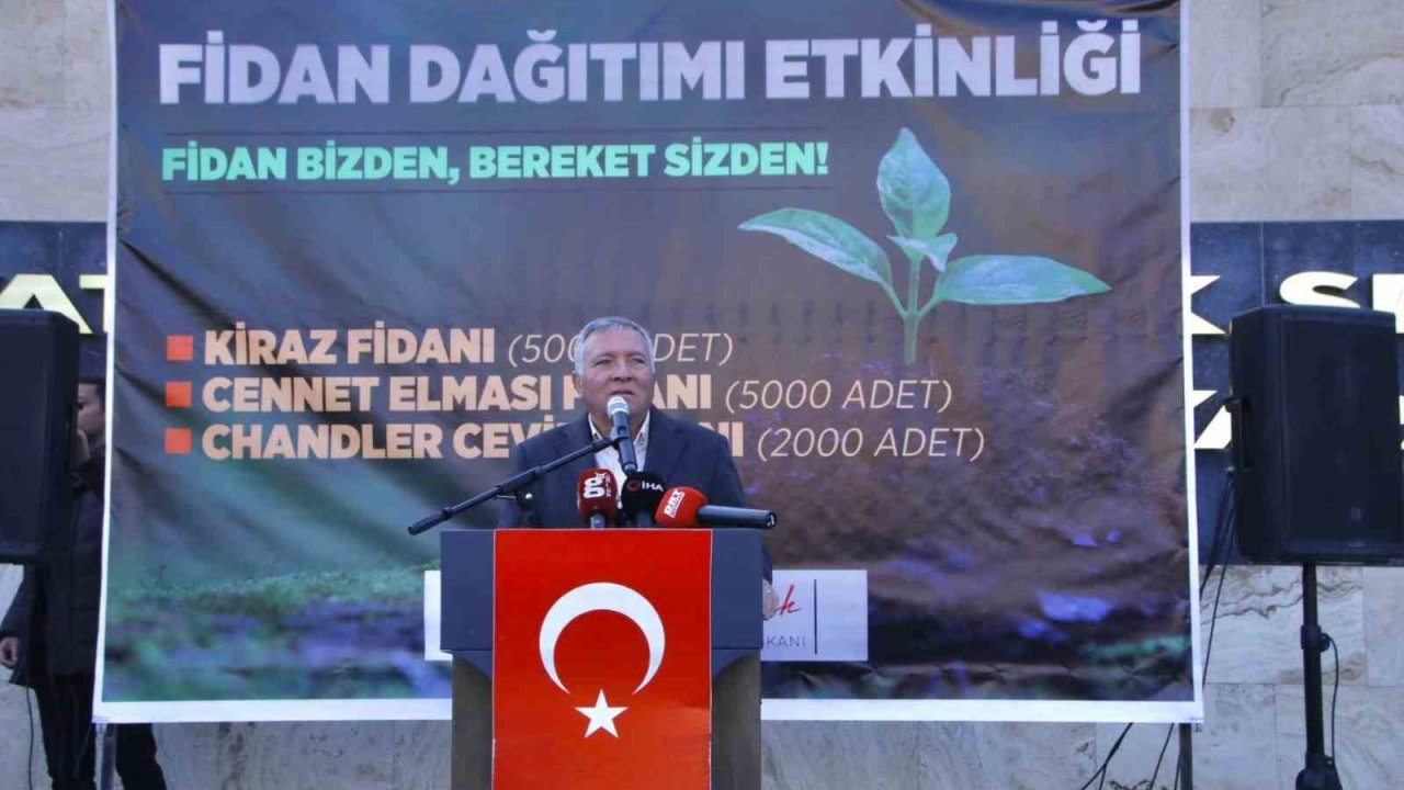 Honaz Belediyesinden üreticiye 15 bin fidan desteği